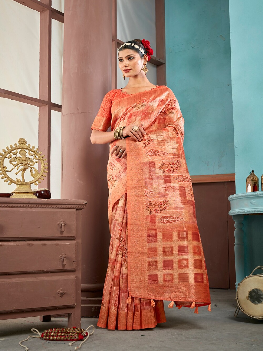 

Ishin Floral Zari Pure Silk Banarasi Saree, Orange