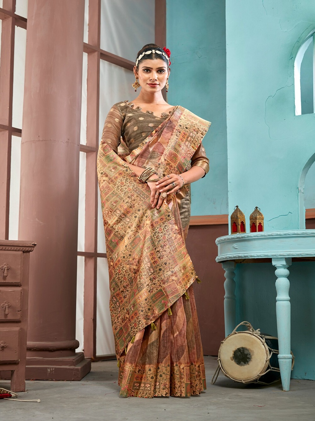 

Ishin Floral Zari Pure Silk Banarasi Saree, Camel brown