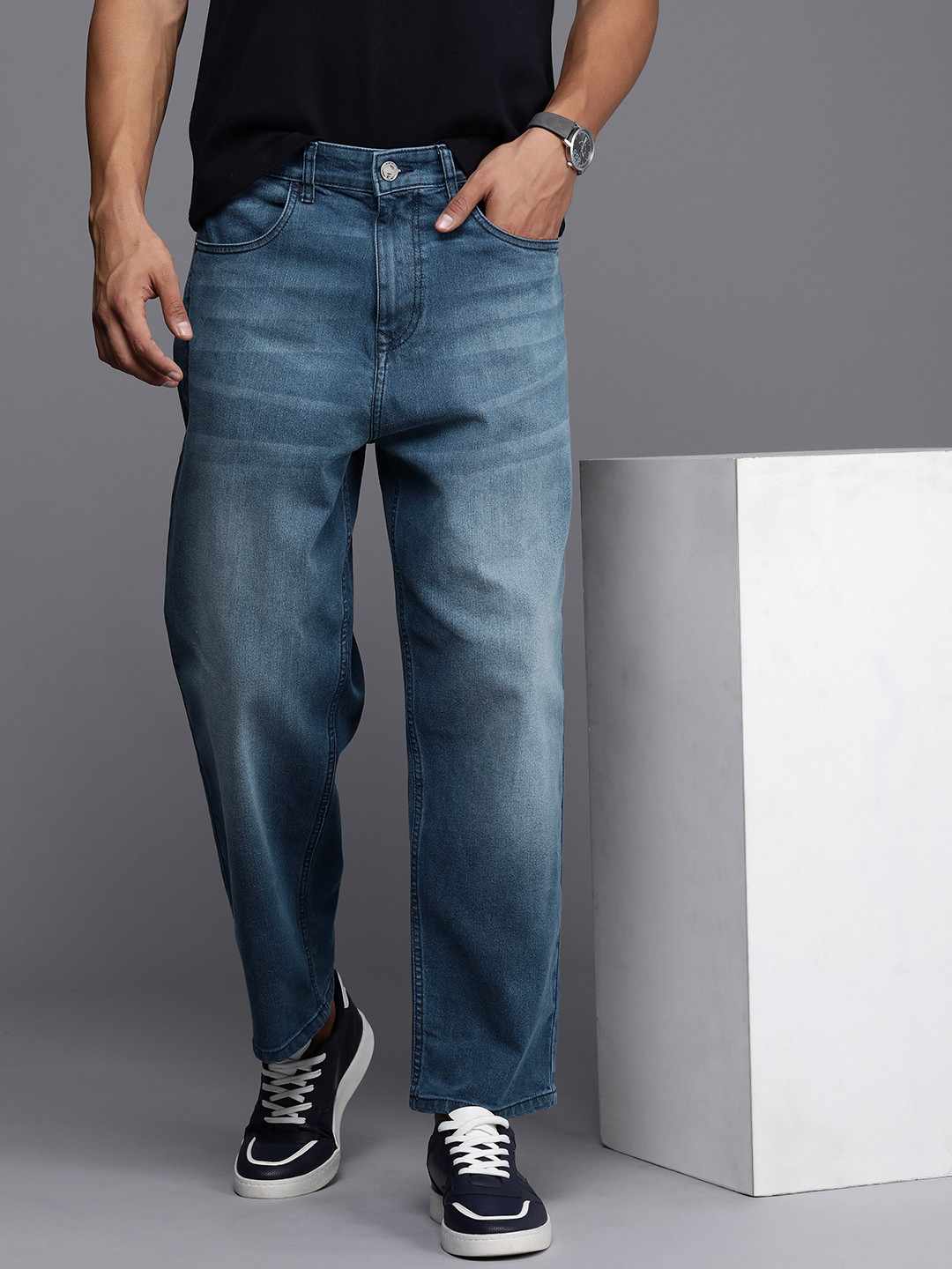 

WROGN Men Loose Fit Heavy Fade Stretchable Jeans, Blue