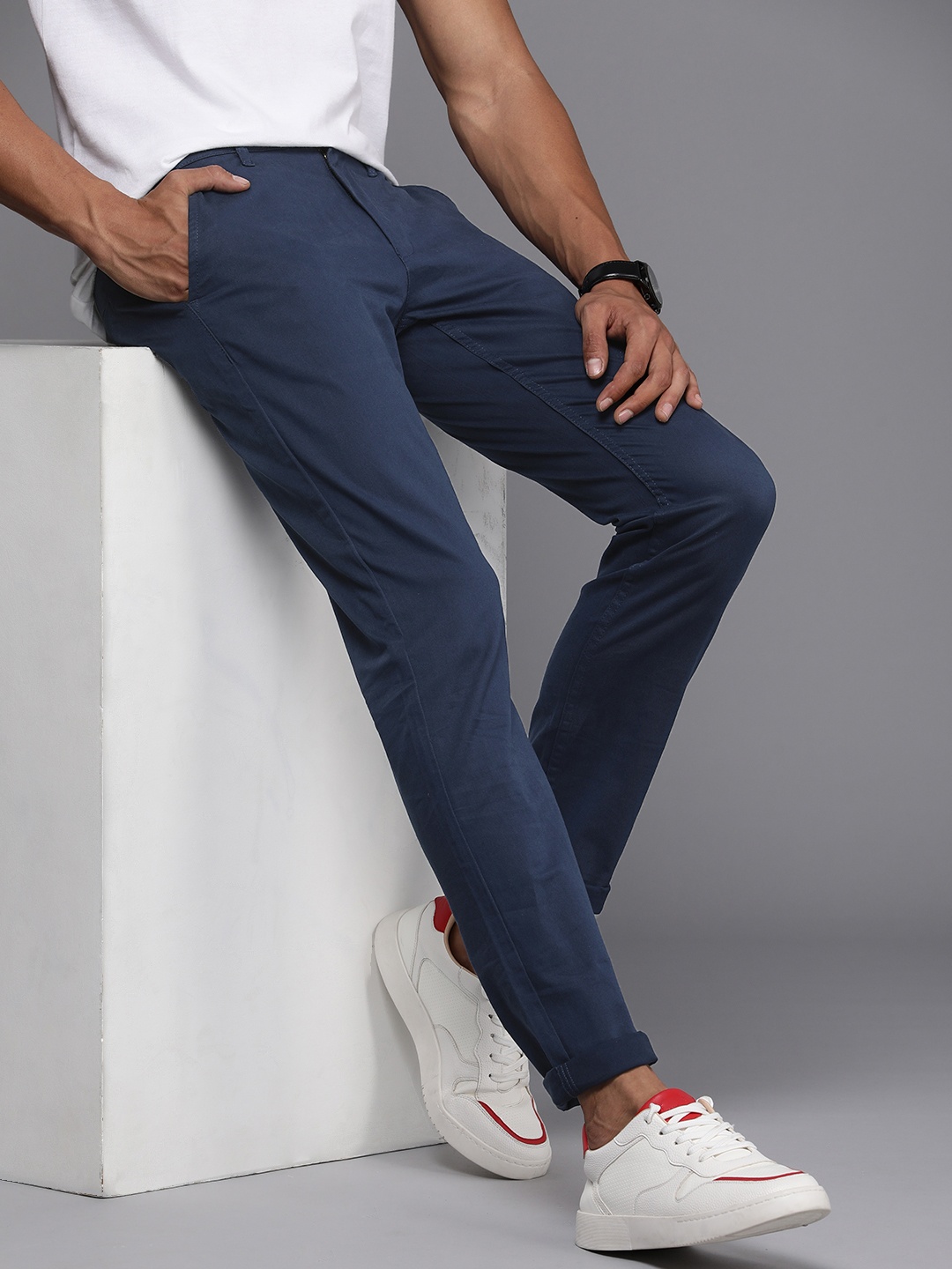 

WROGN Men Slim Fit Chinos, Blue