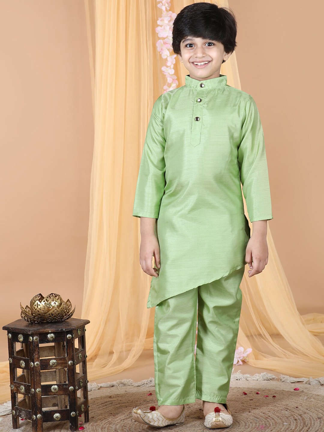 

Cutiekins Boys Band Collar Asymmetric Kurta With Pyjamas, Lime green