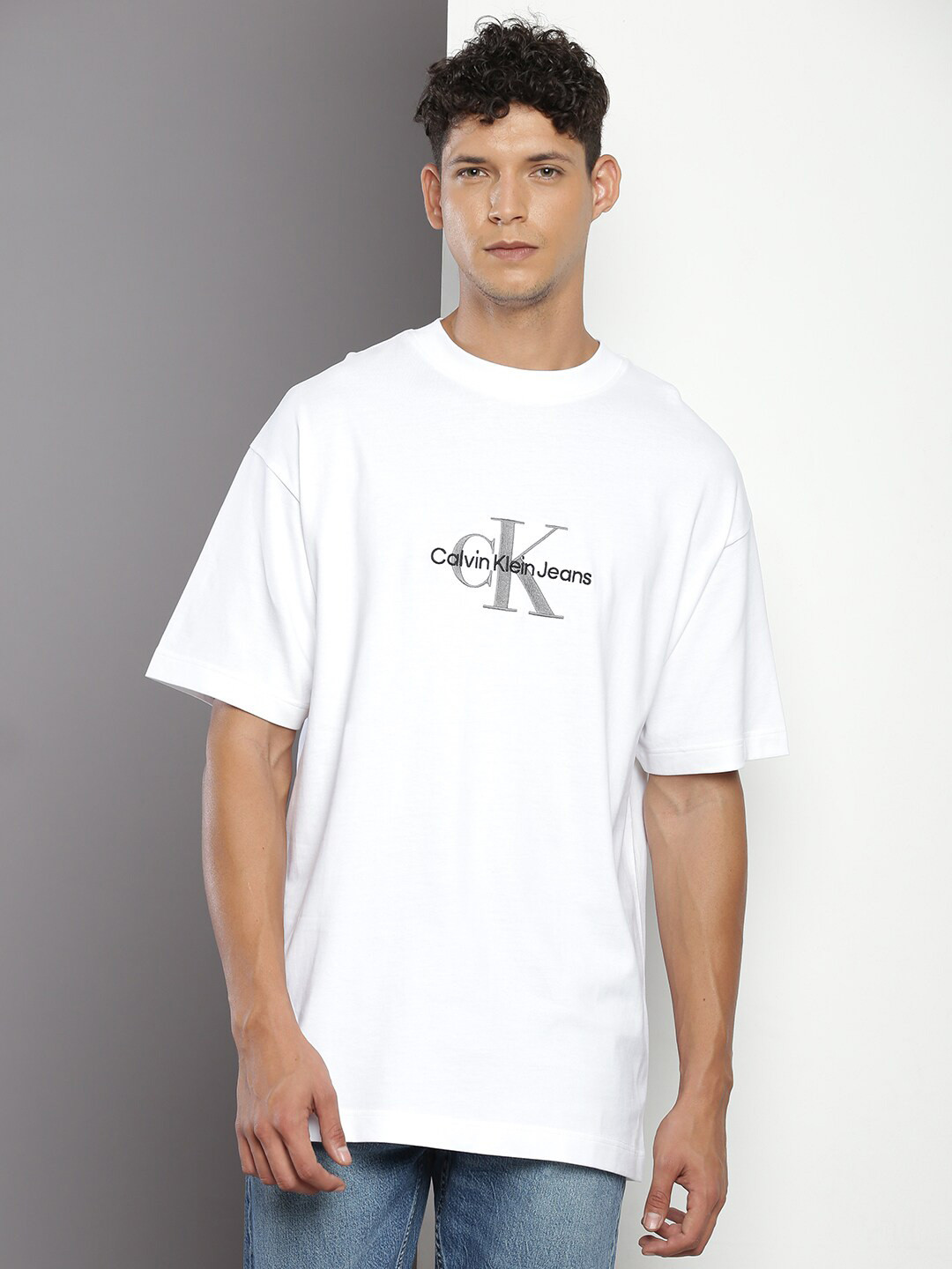 

Calvin Klein Jeans Relaxed Fit Pure Cotton T-shirt, White