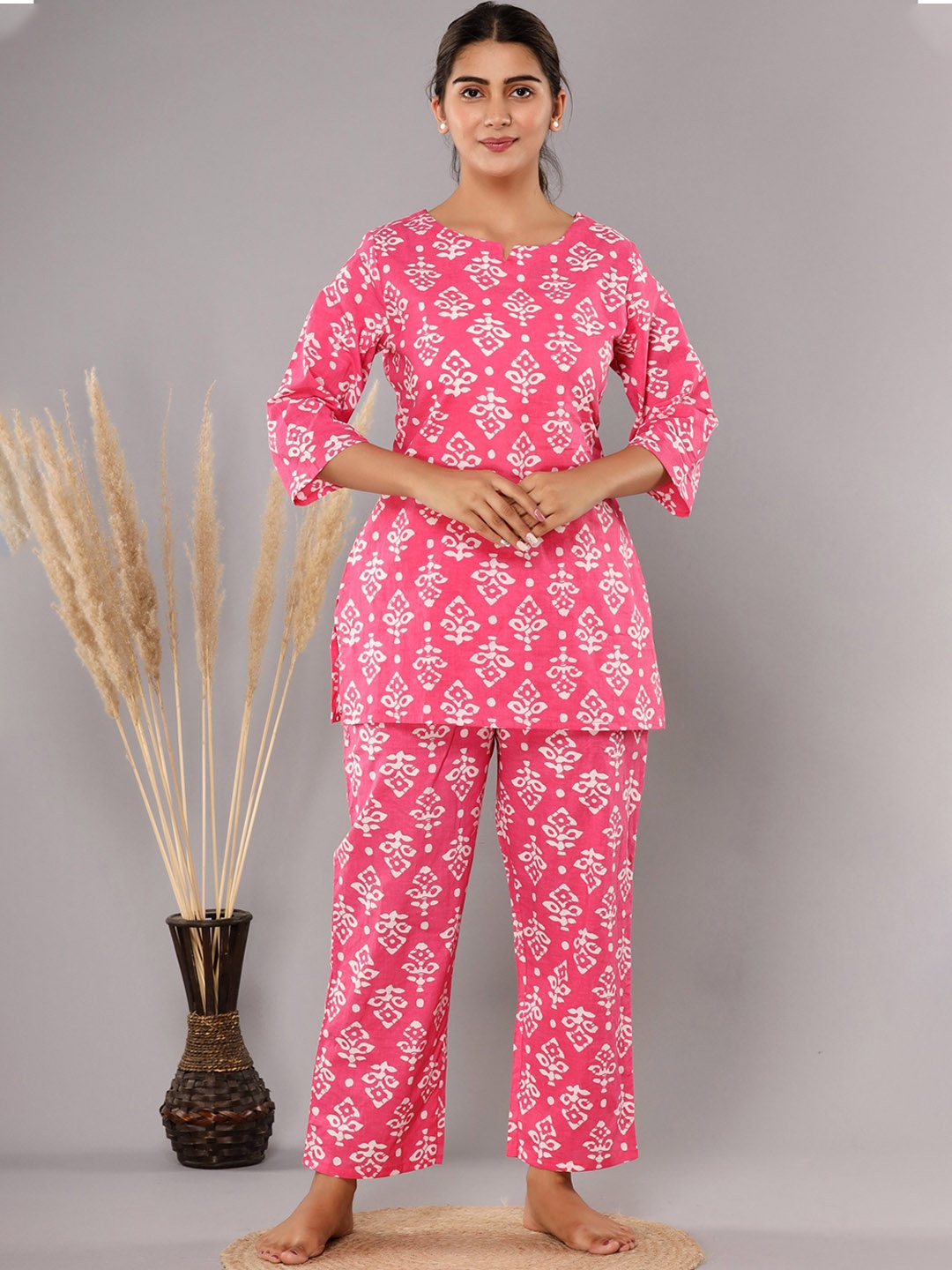 

Krati Creations Women Printed Pure Cotton Kurti & Trousers, Pink