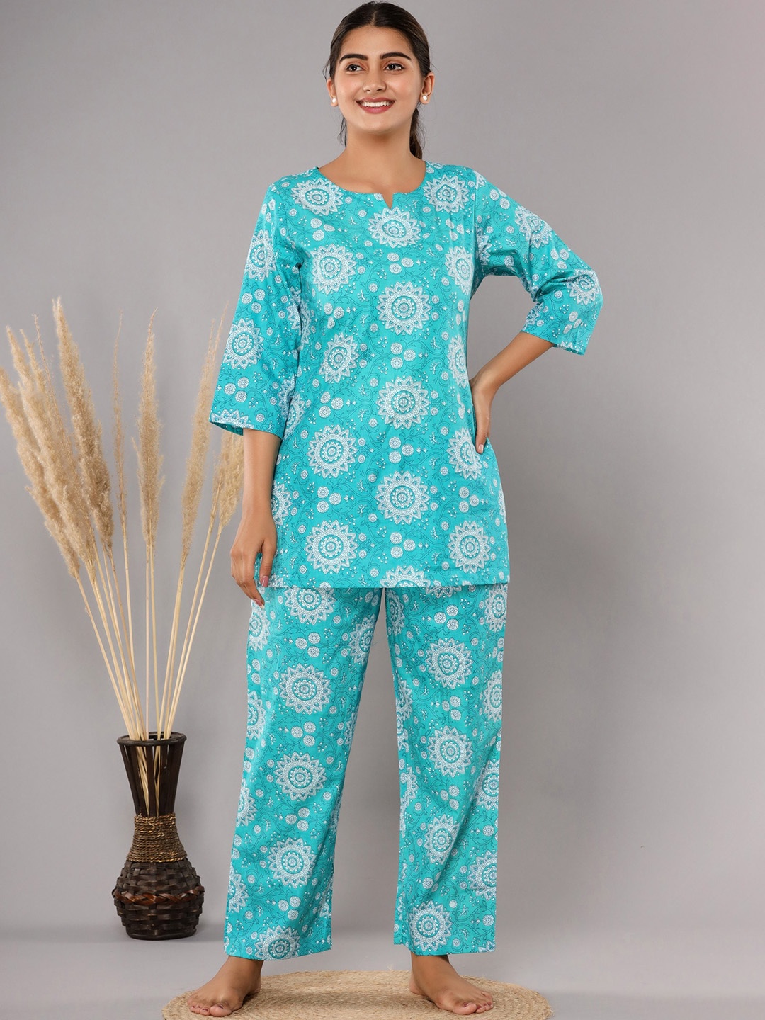 

Krati Creations Women Printed Pure Cotton Kurti & Trousers, Turquoise blue