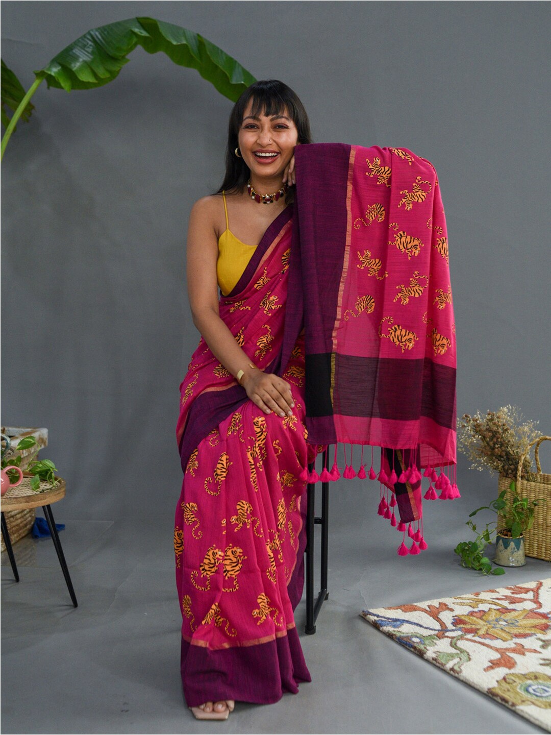 

Suta Pink & Yellow Conversational Printed Zari Pure Cotton Saree