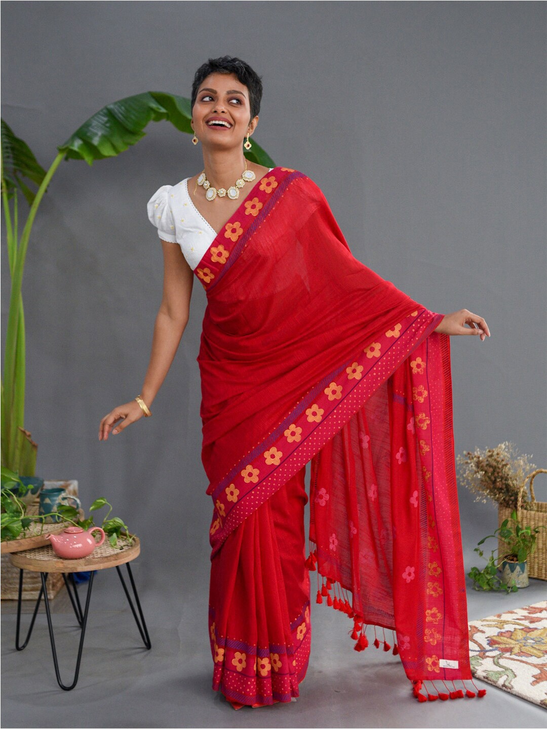 

Suta Red & Yellow Floral Printed Pure Cotton Saree