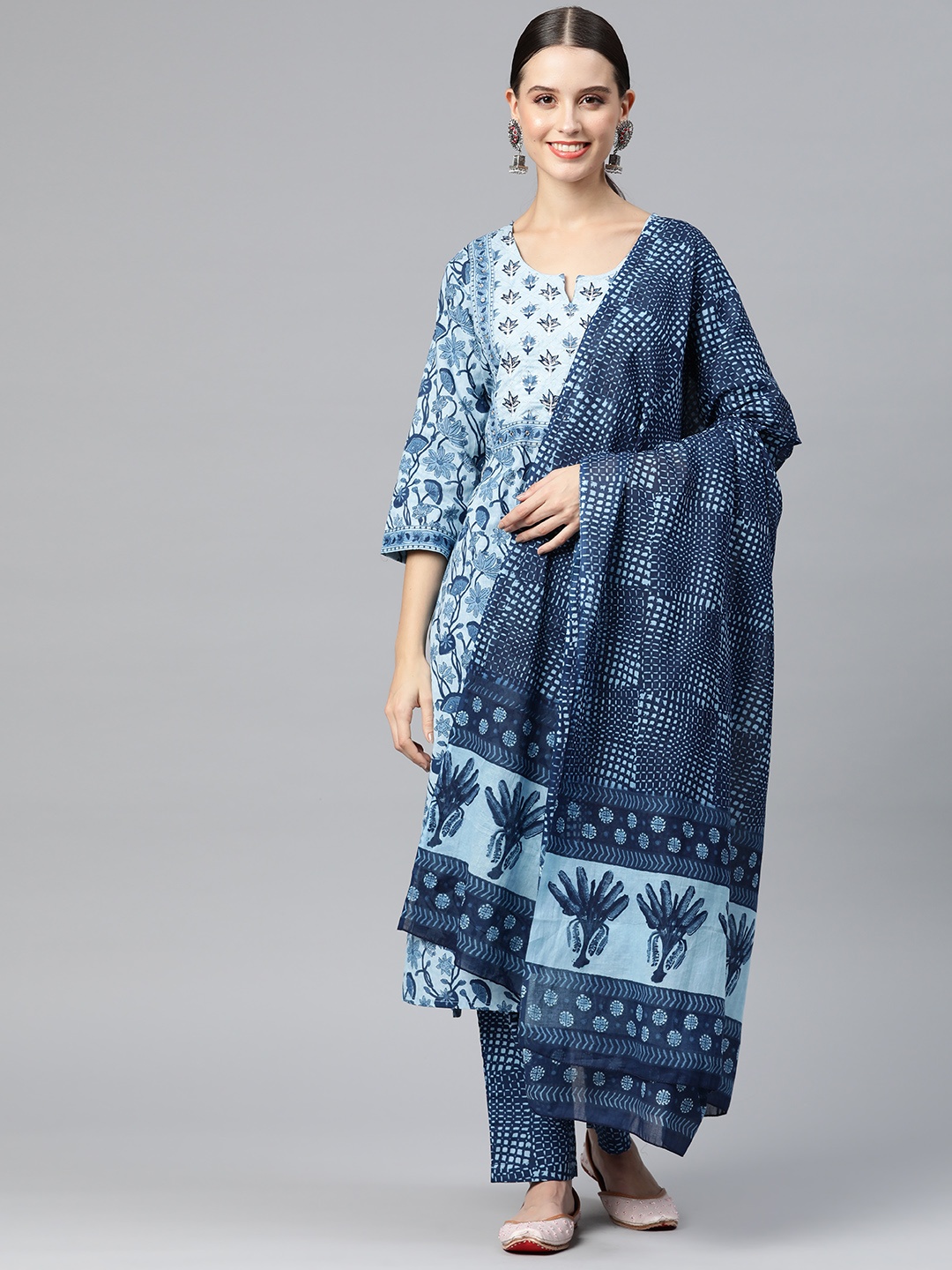 

Readiprint Fashions Women Floral Printed Thread Work Kurta with Palazzos & Dupatta, Navy blue