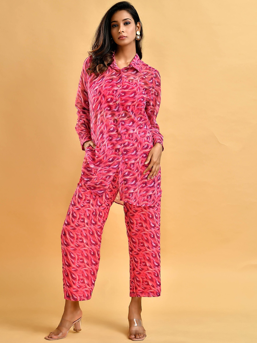 

Disli Abstract Printed Shirt & Trousers, Pink