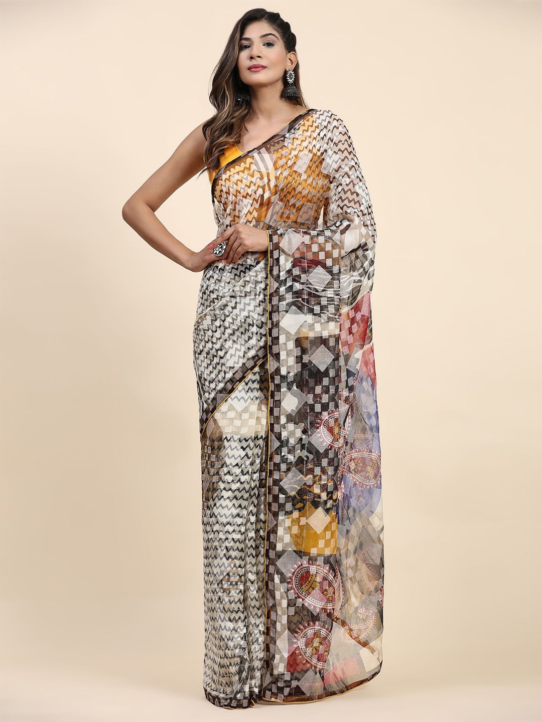 

RACHNA Geometric Printed Ready To Wear Saree, White