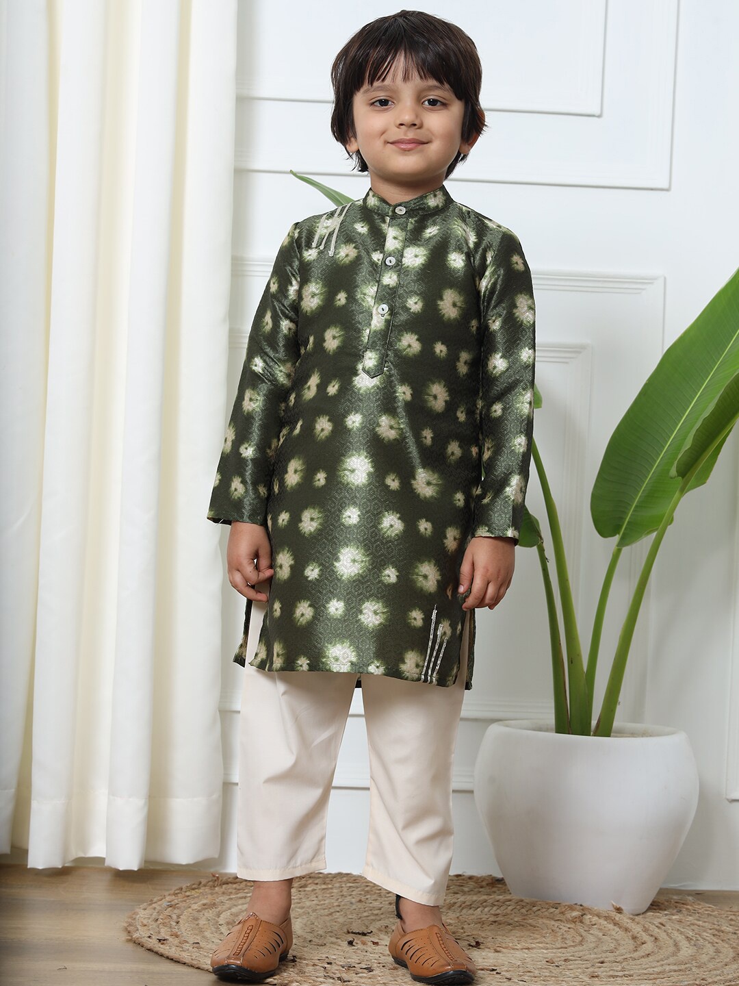 

Readiprint Boys Abstract Printed Regular Gotta Patti Kurta Set With Nehru Jacket, Green