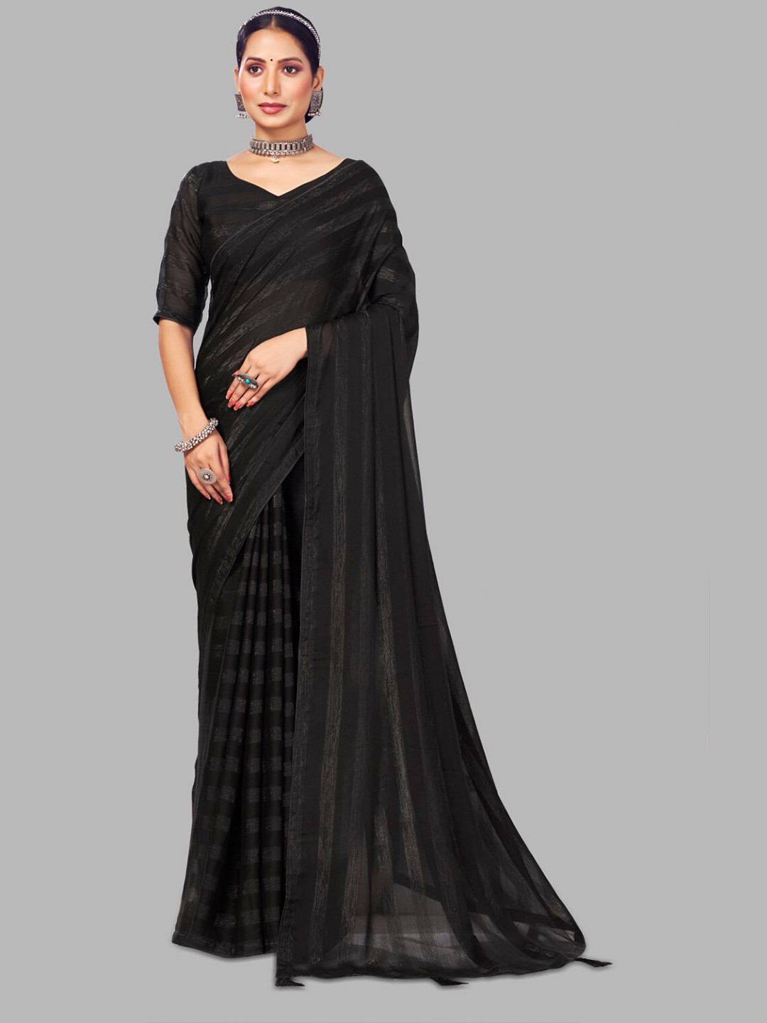 

FLOURIOUS Striped Saree, Black