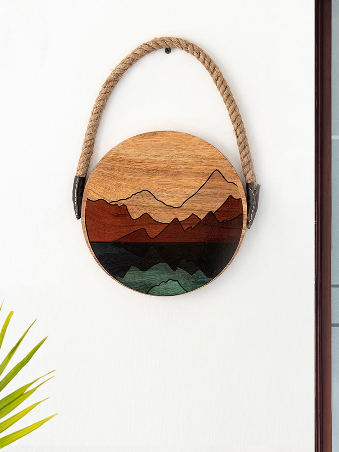 

ExclusiveLane Brown Mountain Valley Wood Wall Hanging