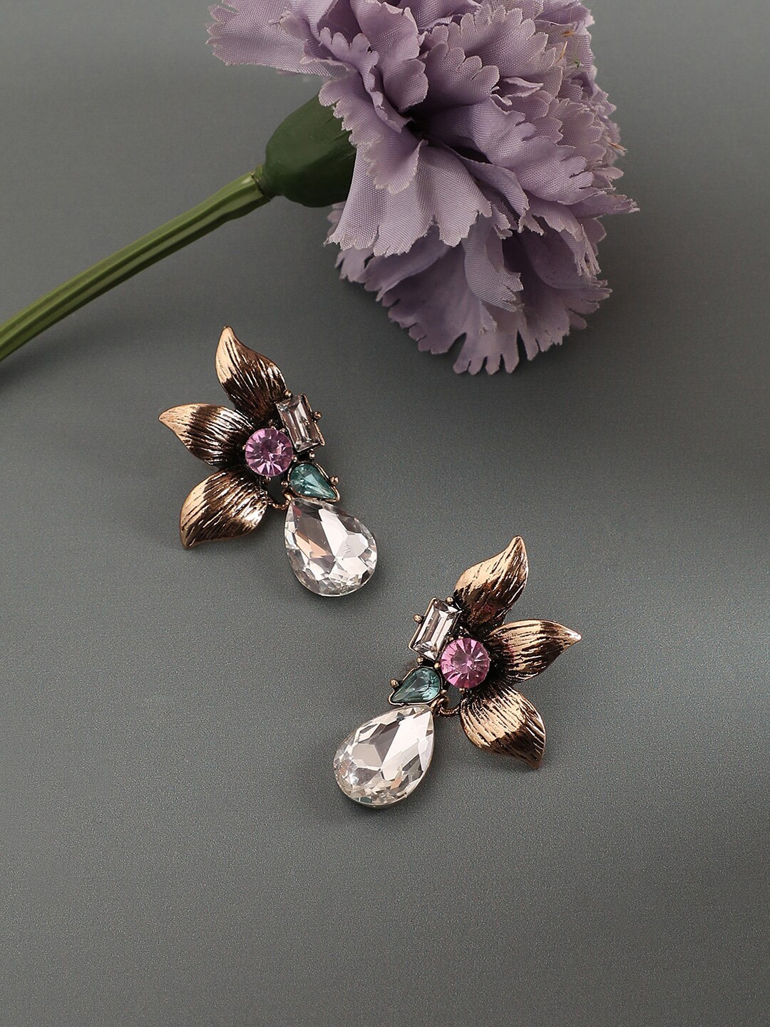 

SOHI Gold-Plated Drop Earrings