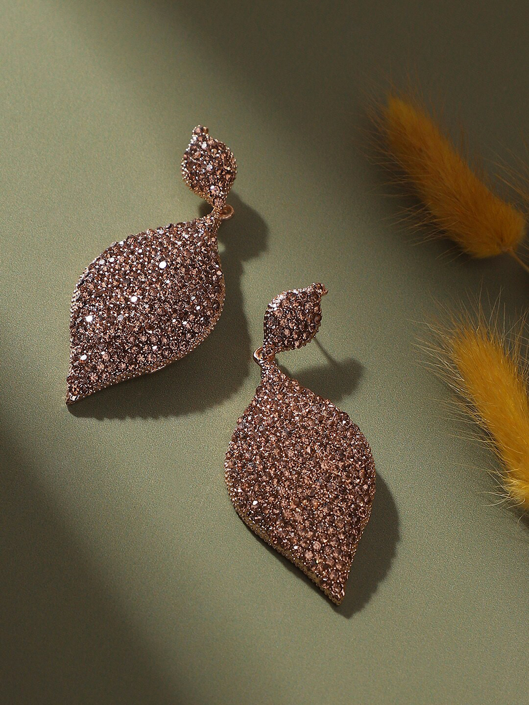 

SOHI Gold-Plated Contemporary Drop Earrings