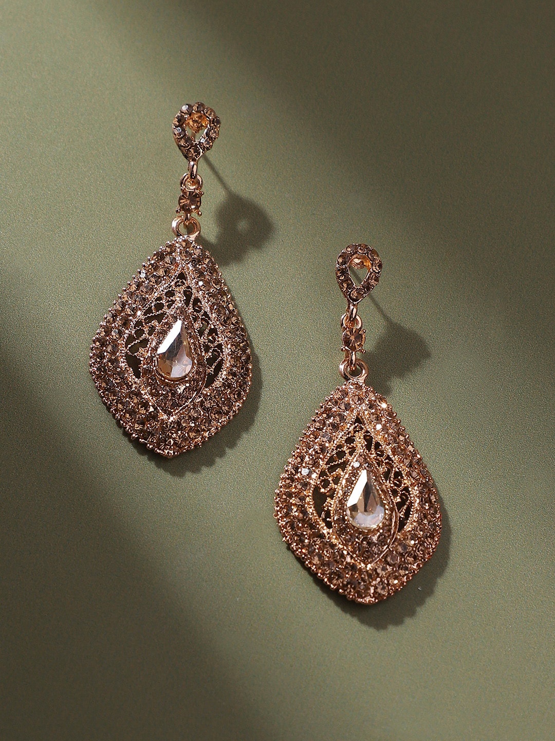 

SOHI Gold-Plated Drop Earrings