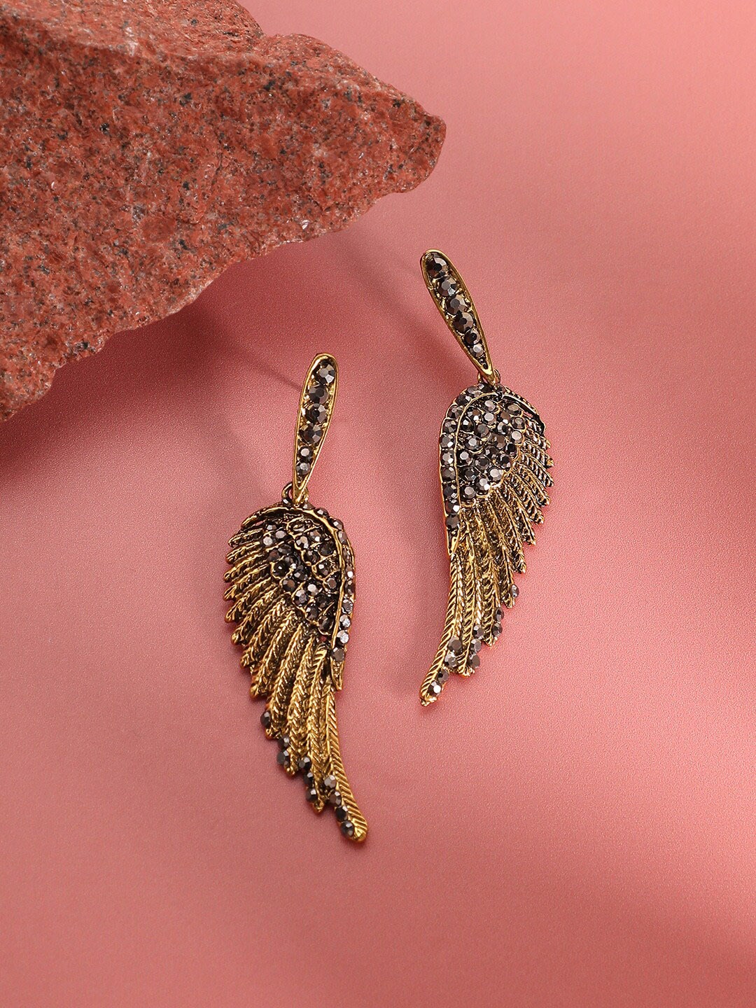 

SOHI Gold-Plated Drop Earrings