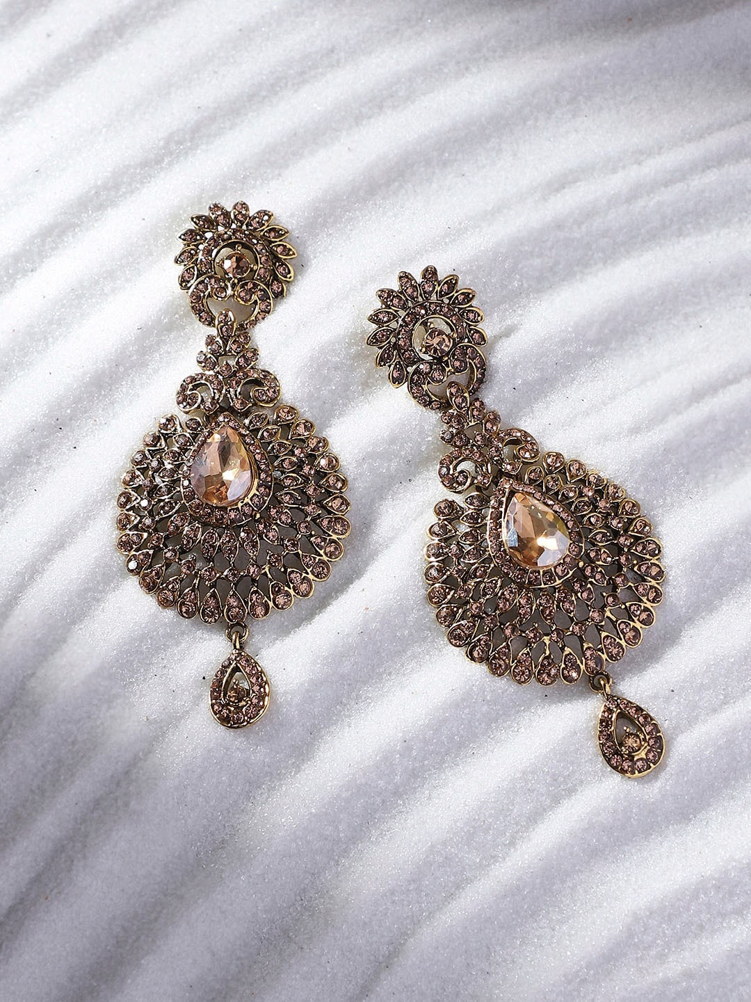 

SOHI Gold-Plated Drop Earrings