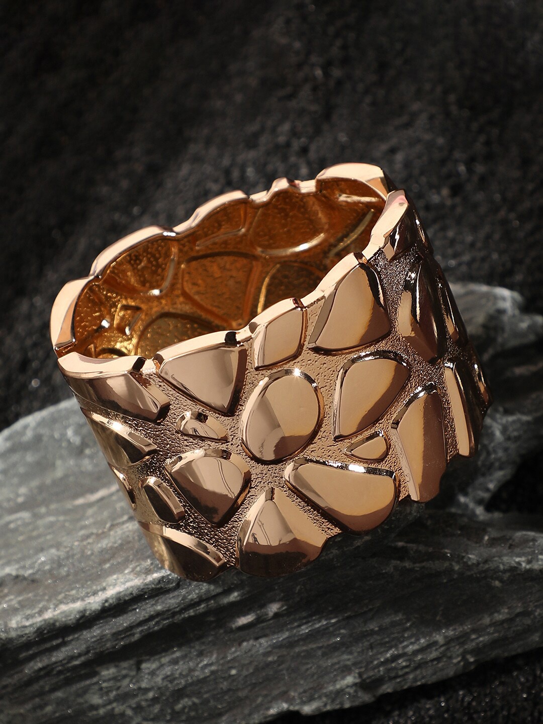 

SOHI Gold-Plated Artificial Stones Kada