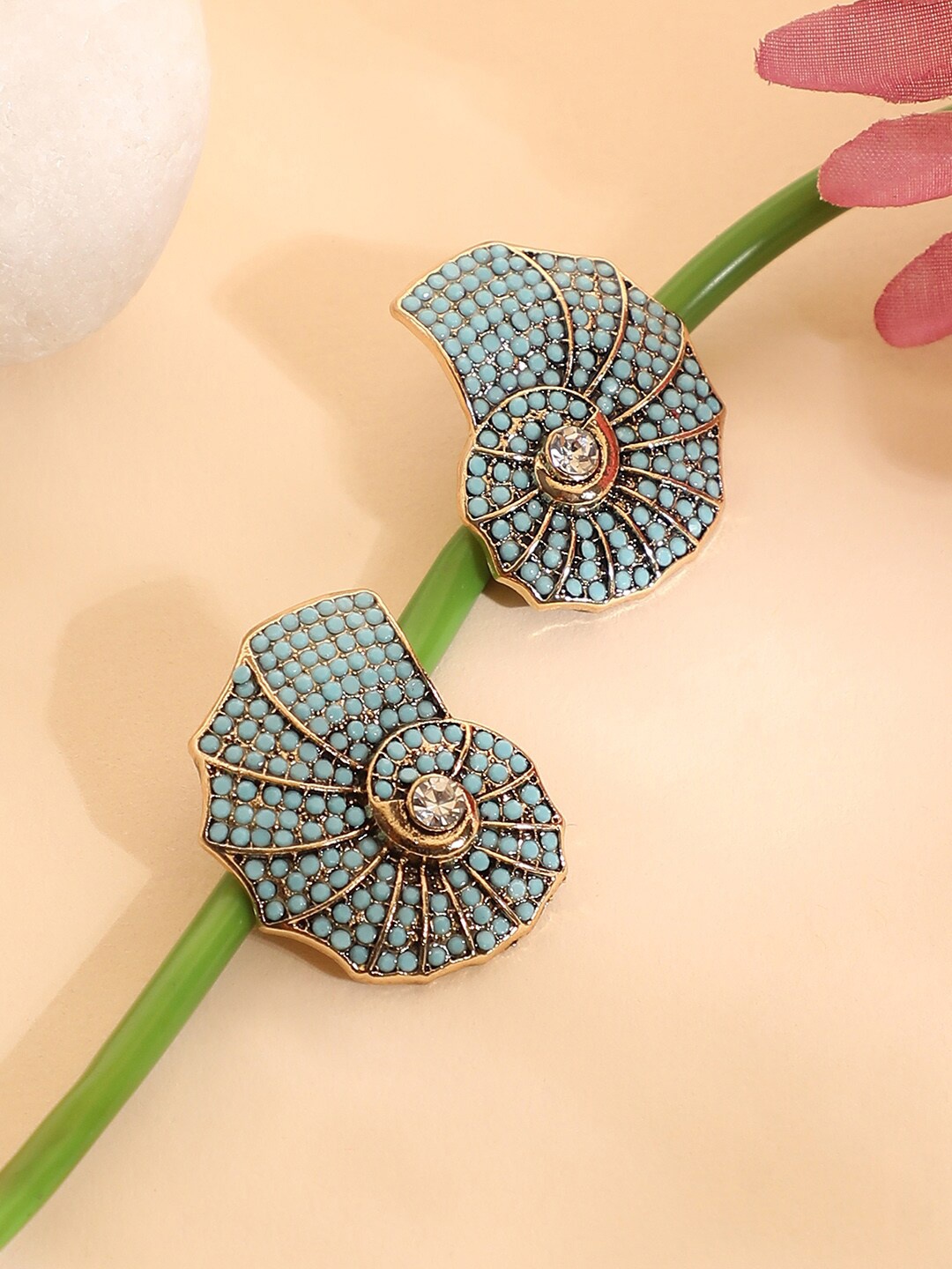 

SOHI Gold-Plated Contemporary Studs Earrings