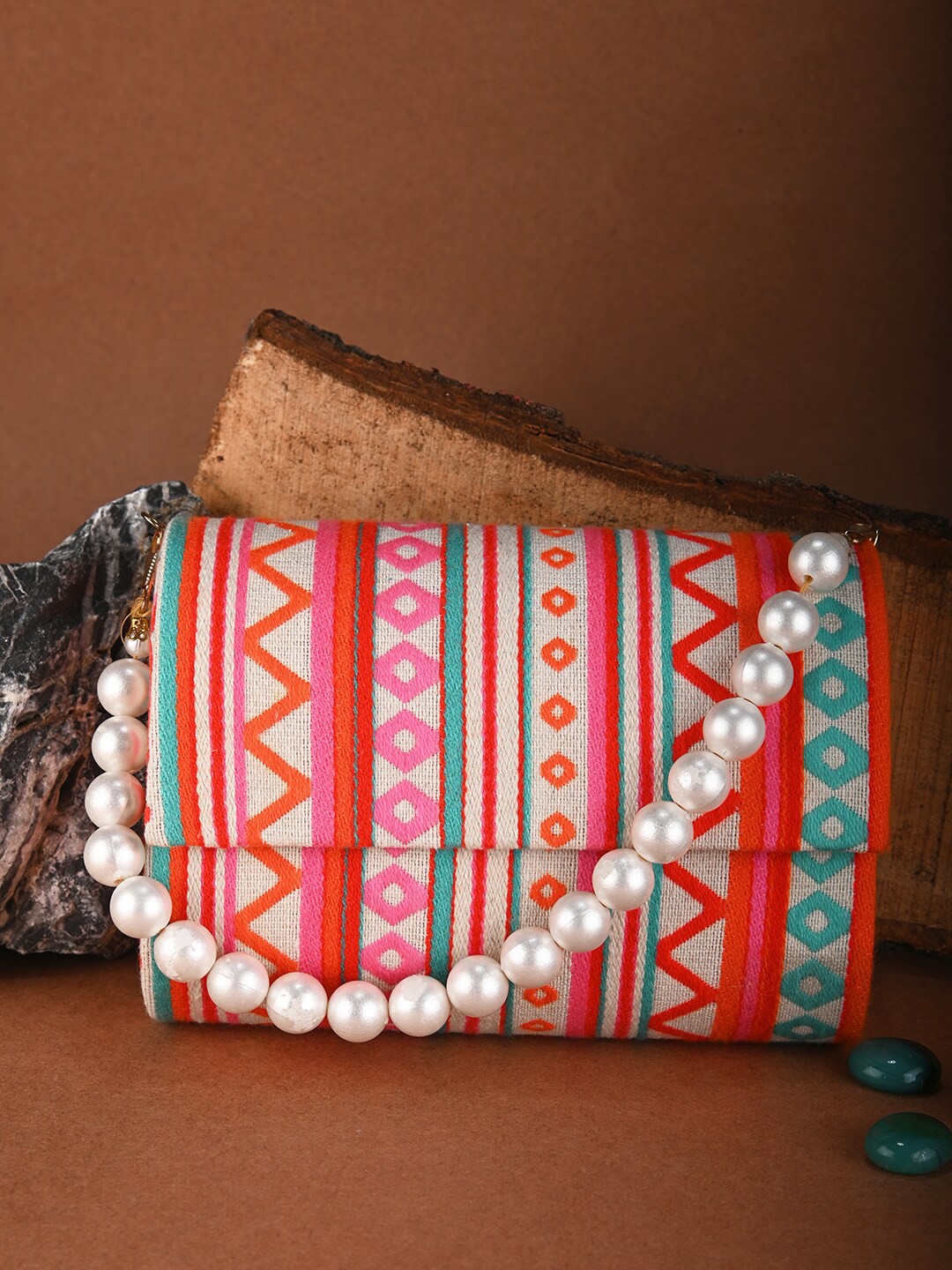 

gaura pakhi Embroidered Wrist Loop Purse, White