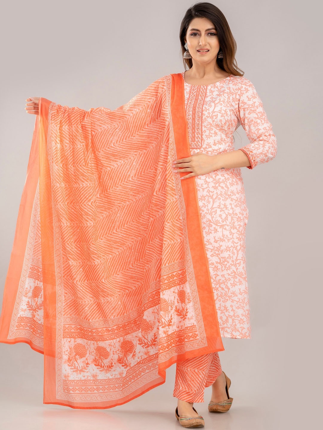 

SKY SHOPPIE Floral Printed Pure Cotton Kurta & Trousers With Dupatta, Off white