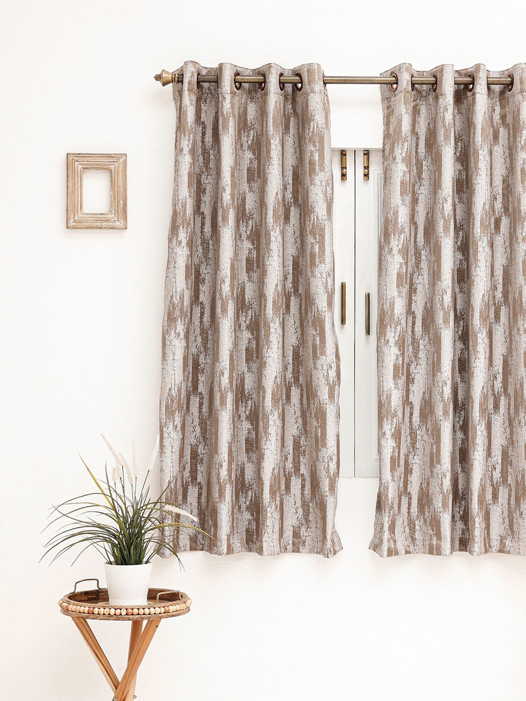 

Ariana Brown & White Room Darkening Window Curtain