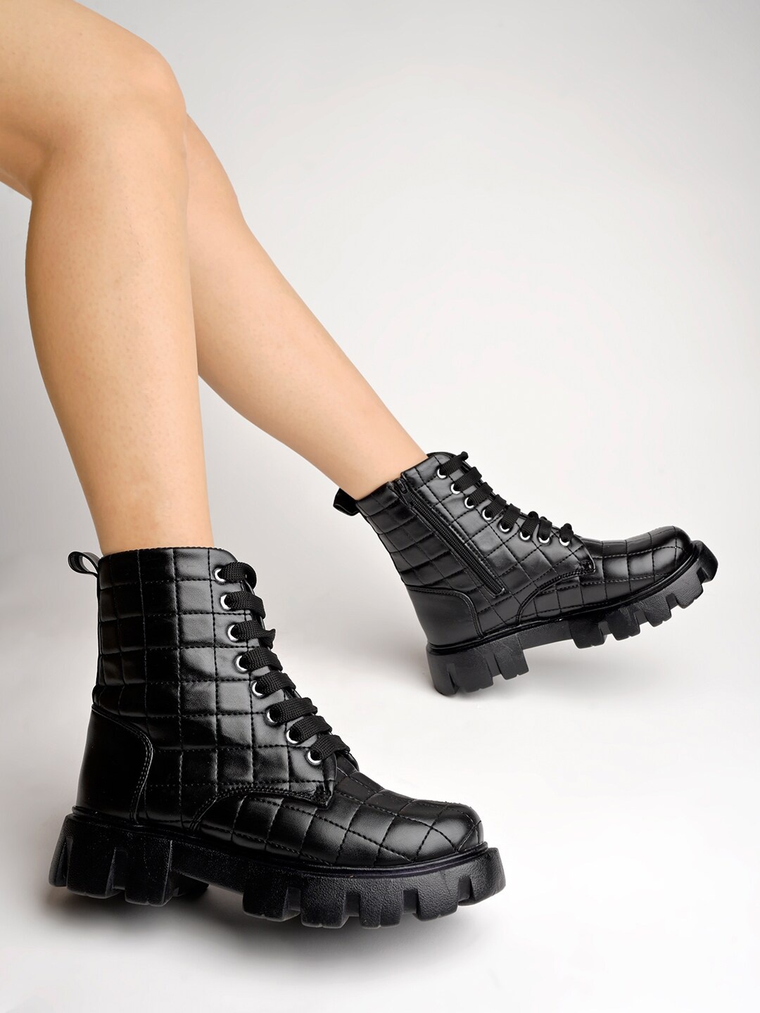 

Shoetopia Women Mid Top Textured Regular Boots, Black