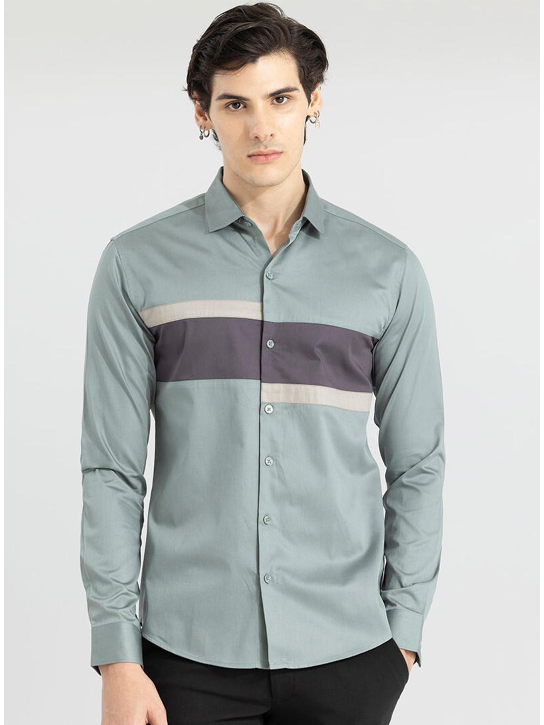 

Snitch Classic Slim Fit Colourblocked Pure Cotton Casual Shirt, Green