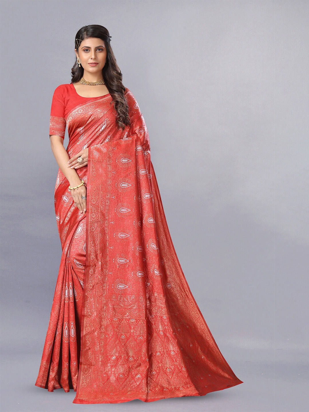 

Hinayat Fashion Ethnic Motifs Woven Designed Zari Detailed Banarasi Saree, Red