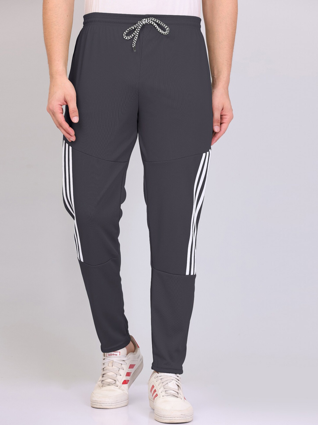 

Wuxi Men Striped Straight Fit Sports Track Pants, Charcoal