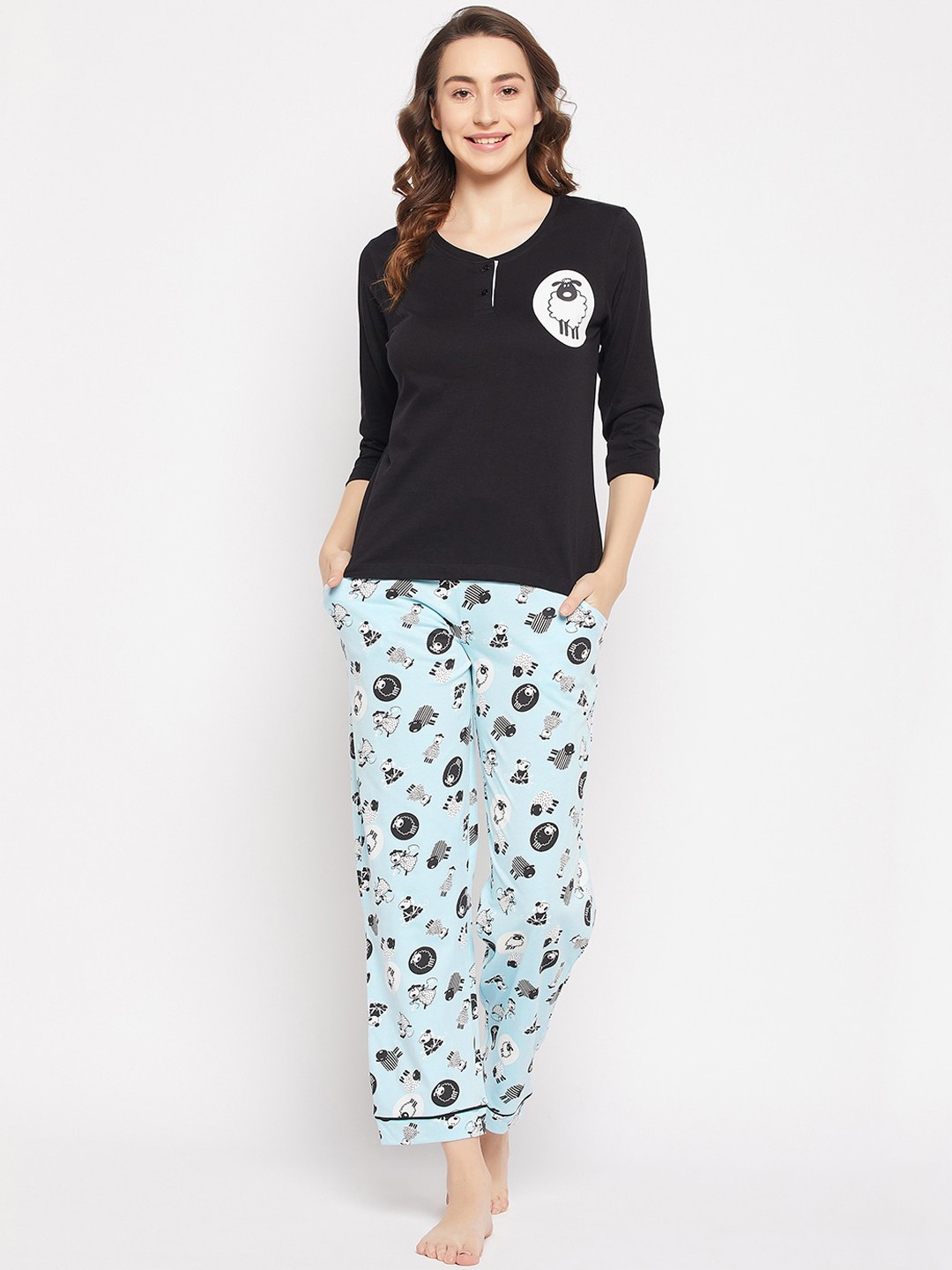 

Clovia Women Black & Blue Printed Night suit
