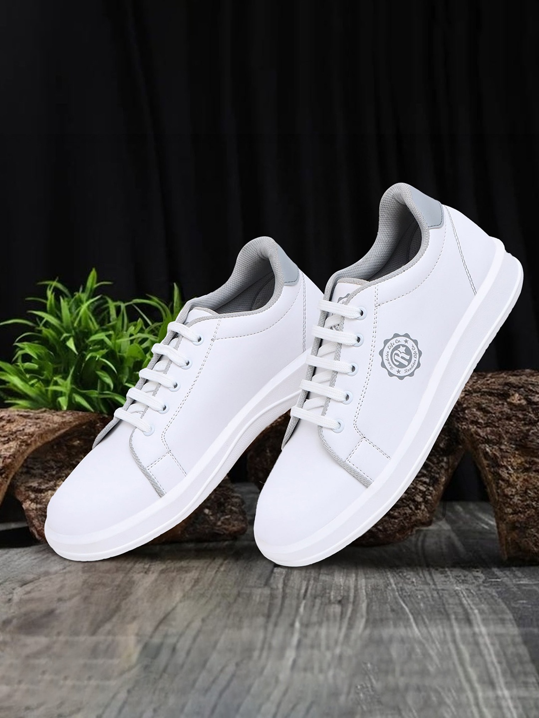 

The Roadster Lifestyle Co. Men White & Grey Printed Lightweight Padded Insole Sneakers