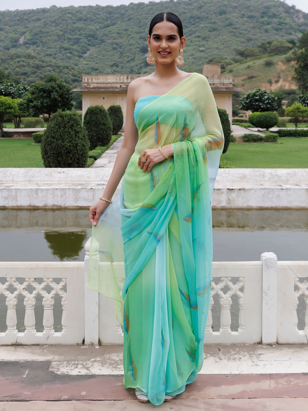 

Geroo Jaipur Floral Printed Poly Chiffon Saree, Green
