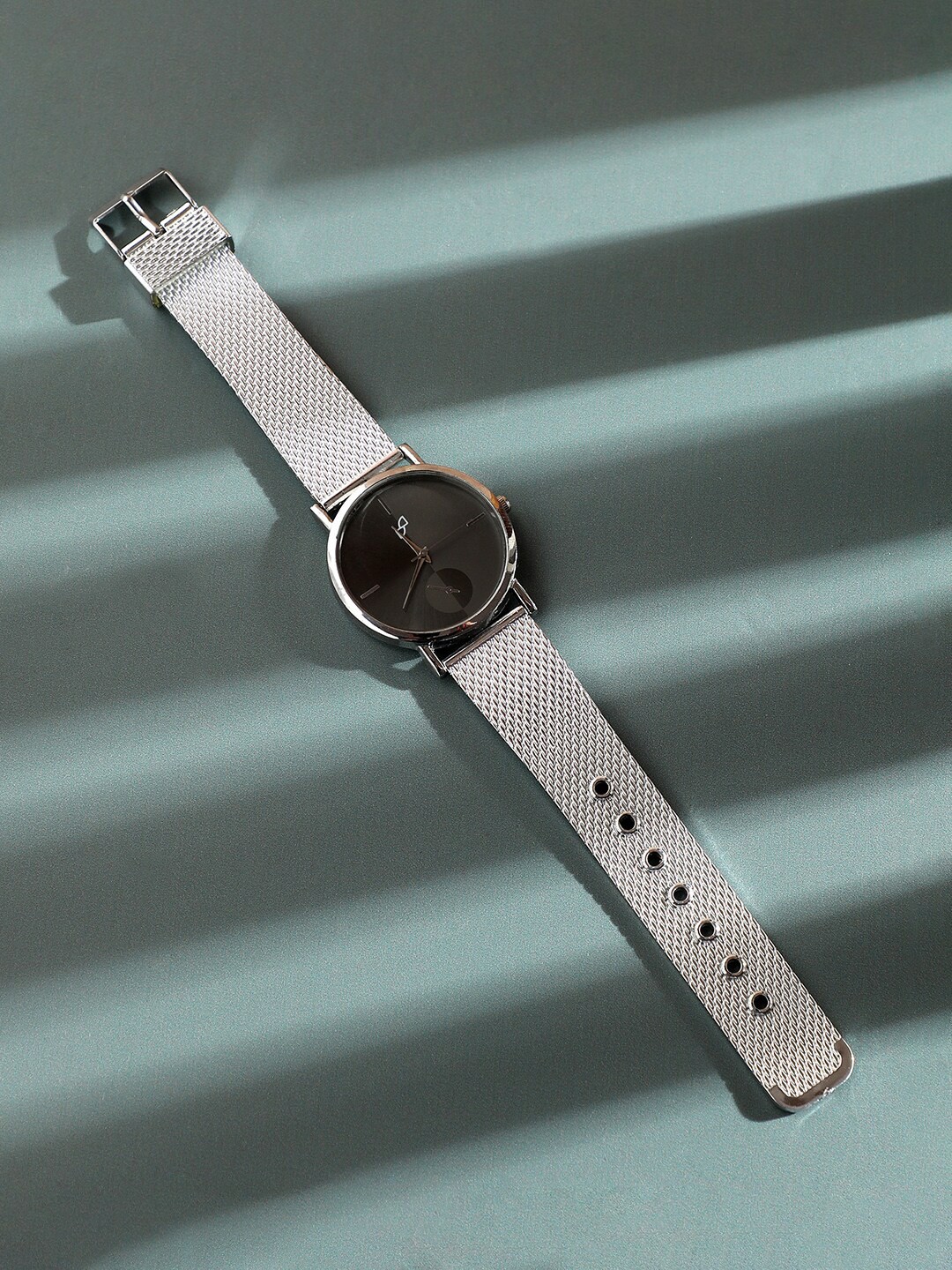 

HAUTE SAUCE by Campus Sutra Women Stainless Steel Bracelet Style Straps Analogue Watch, Silver