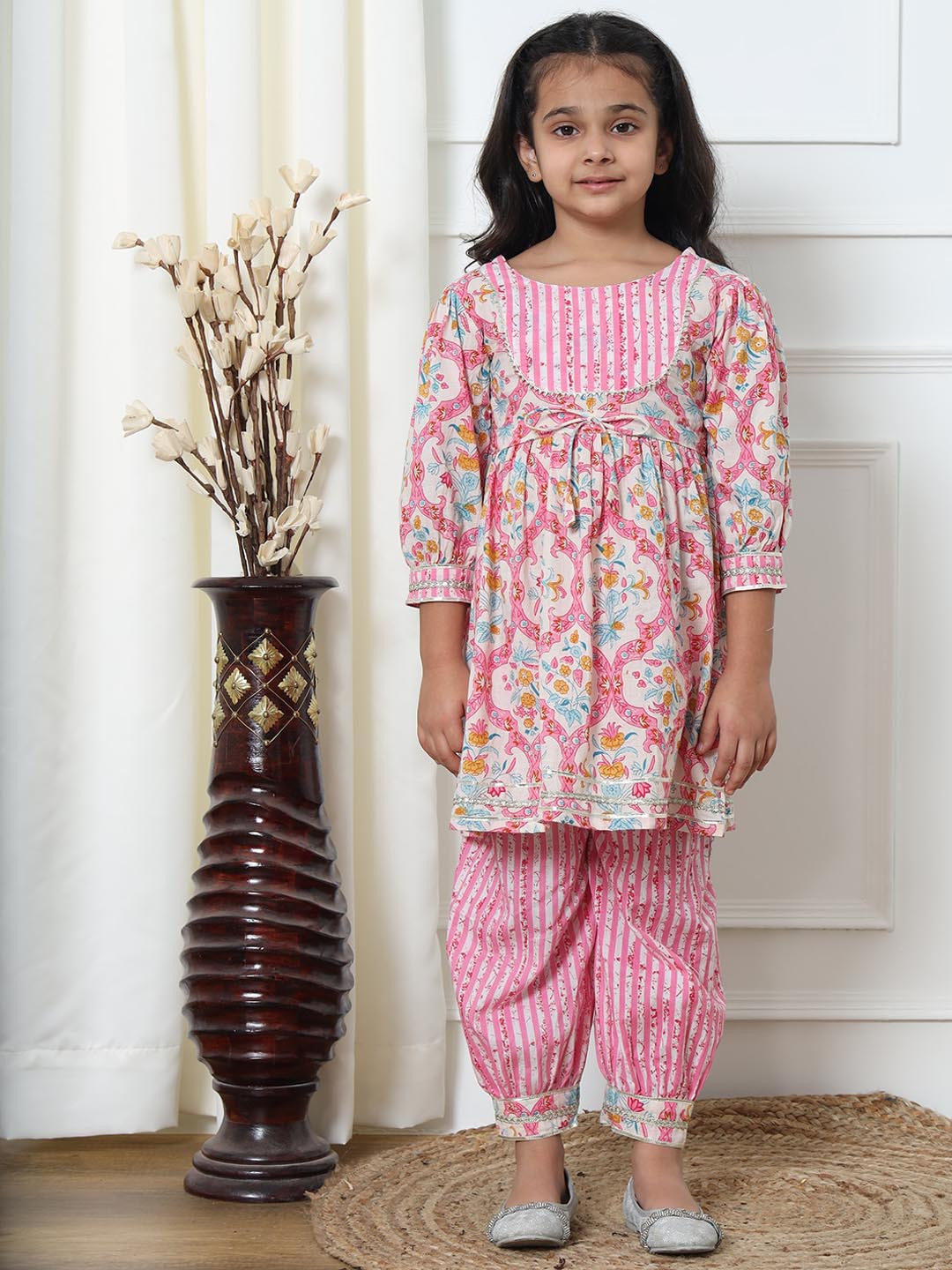 

Readiprint Girls Floral Printed Gotta Patti Pure Cotton Kurta with Harem Pants, Pink