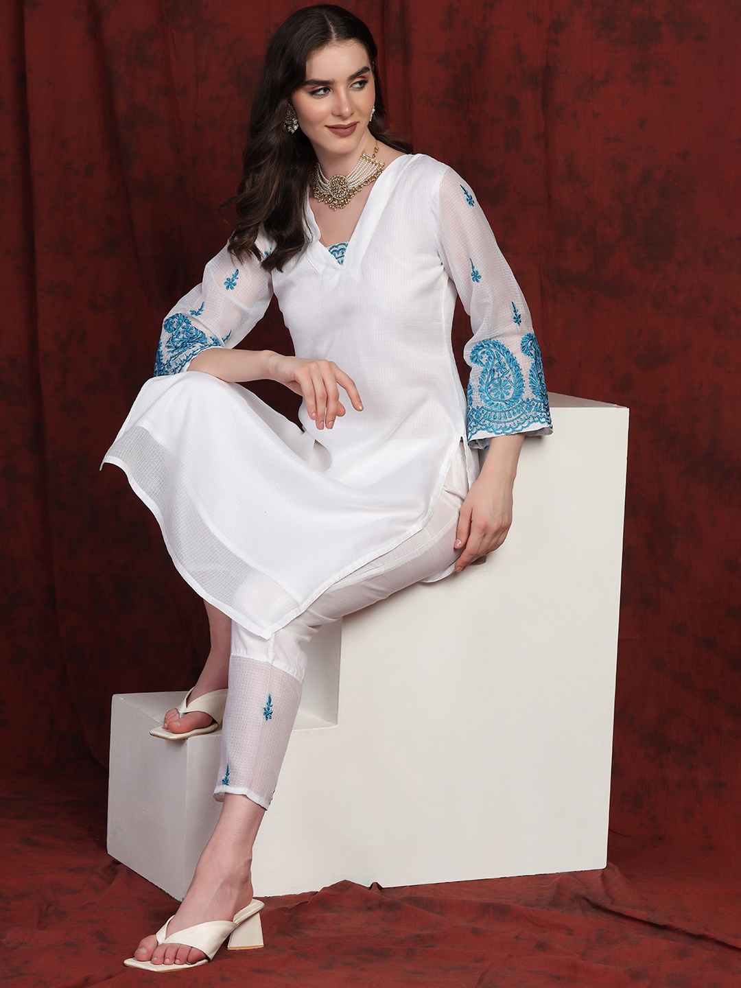 

SHADES OF FAASHION Floral Chikankari Kurta with Trousers, White