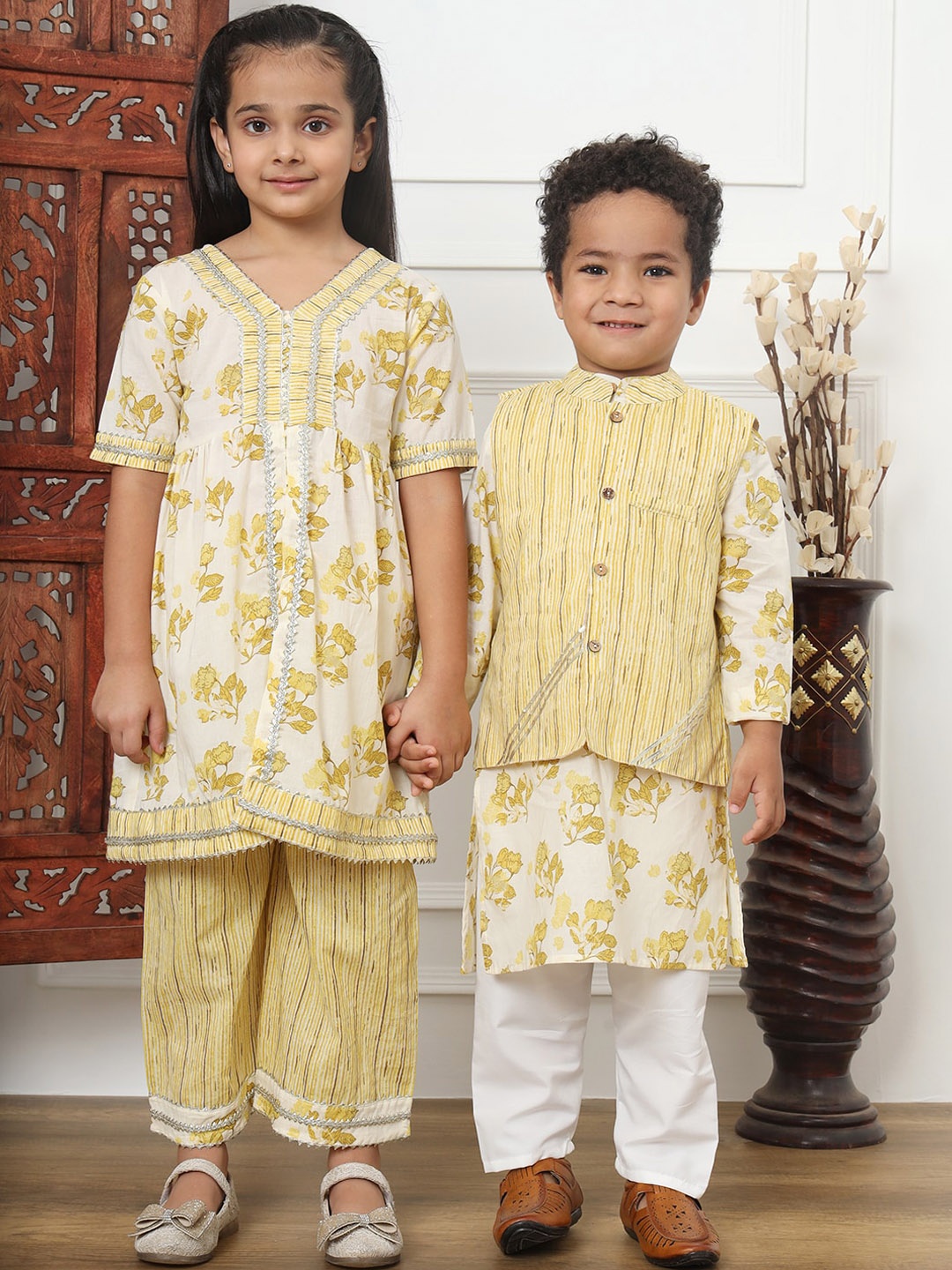 

Readiprint Girls Floral Printed Empire Pure Cotton Kurti With Palazzos, Yellow