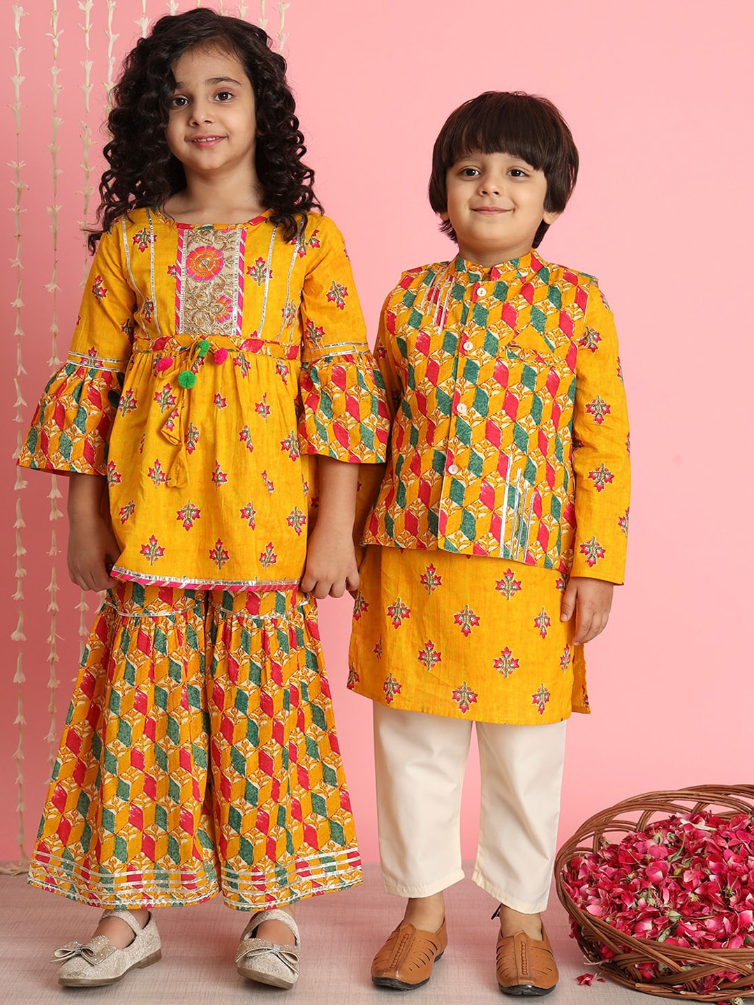 

Readiprint Boys Floral Printed Pure Cotton Kurta With Pyjamas & Nehru Jacket, Orange