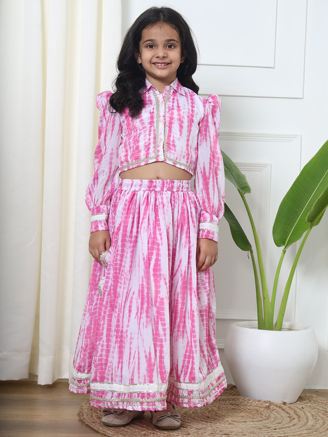 

Readiprint Girls Tie and Dye Puffed Sleeves Ready to Wear Lehenga & Blouse, Pink