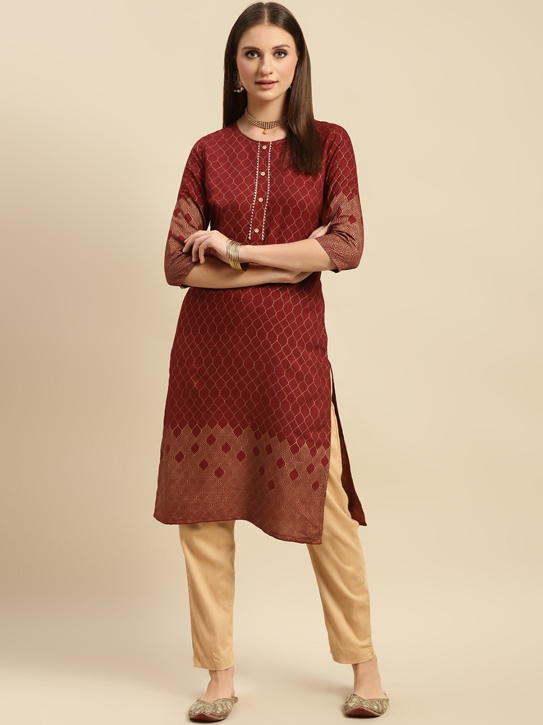 

Rangita Geometric Printed Gotta Patti Detail Straight Kurta with Trousers, Maroon