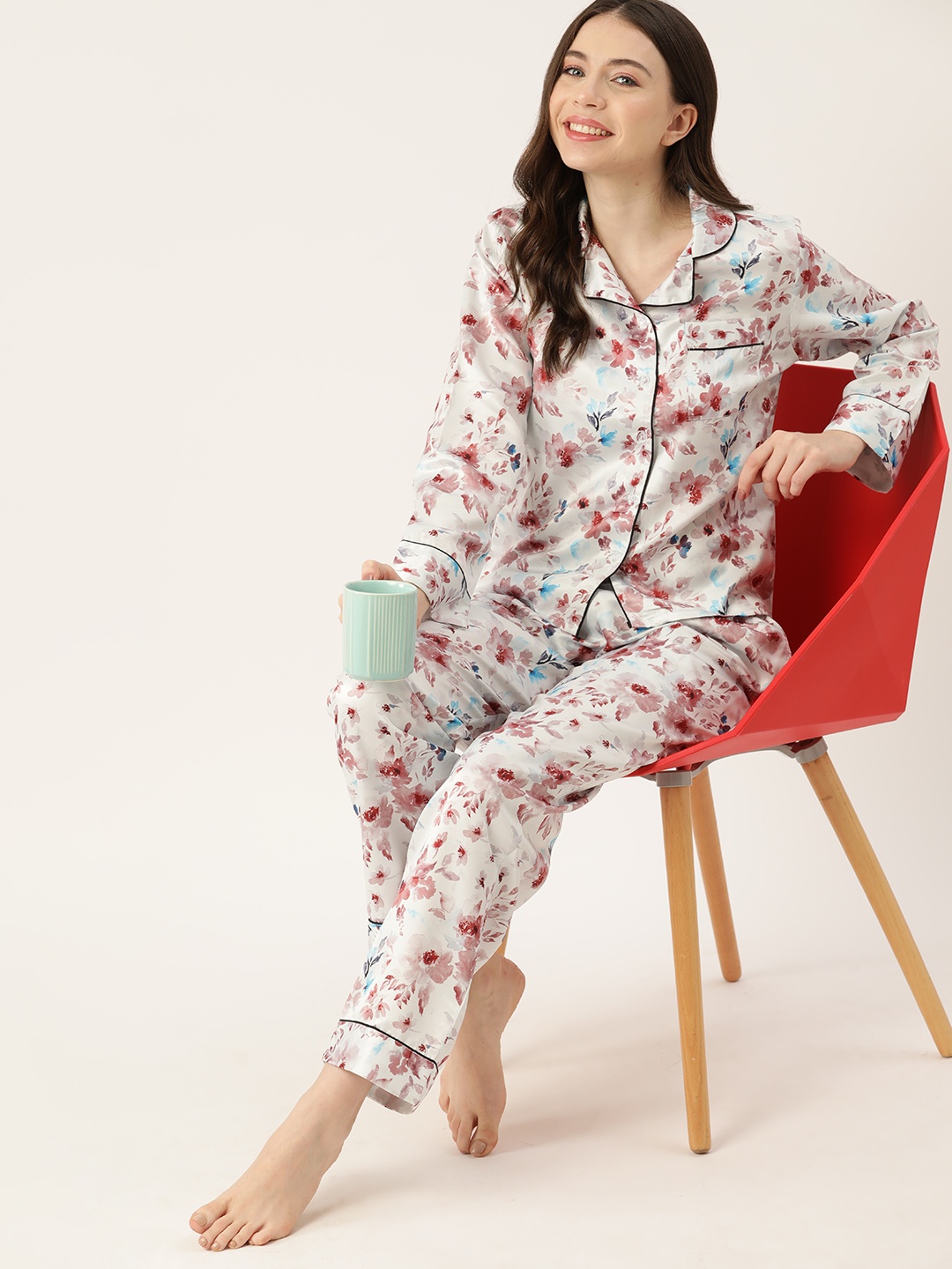 

ETC Women Floral Printed Satin Night suit, White