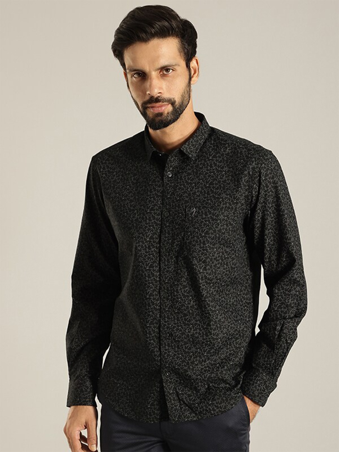

Indian Terrain Slim Fit Floral Printed Casual Shirt, Black