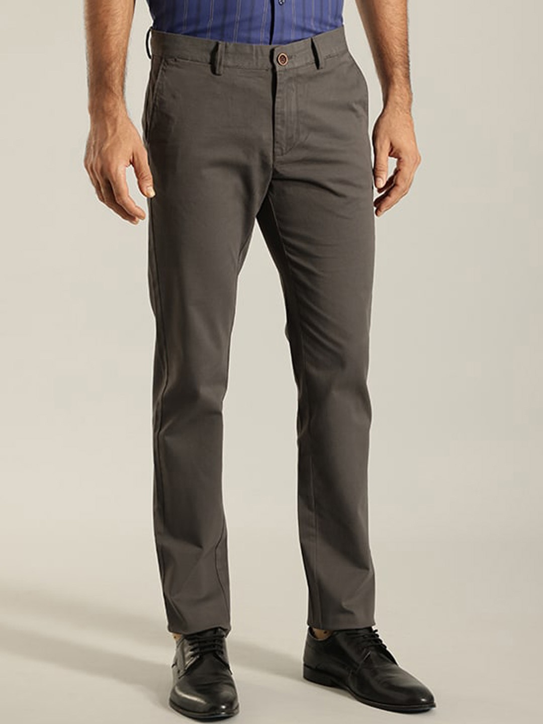 

Indian Terrain Men Brooklyn Slim Fit Chinos Trousers, Grey