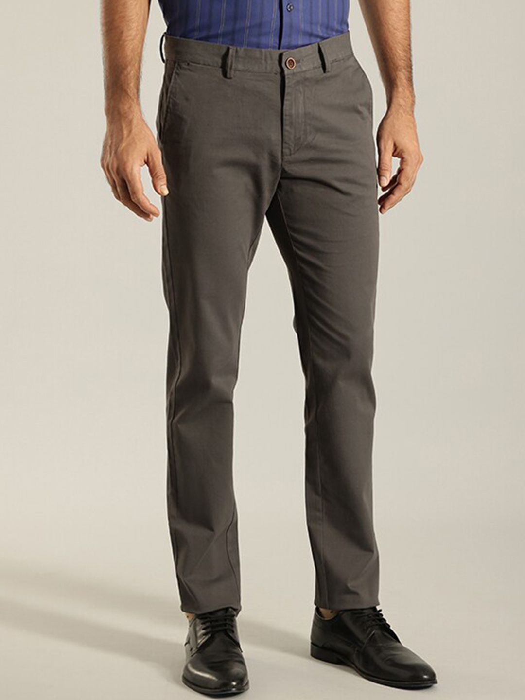 

Indian Terrain Men Brooklyn Slim Fit Trousers, Grey