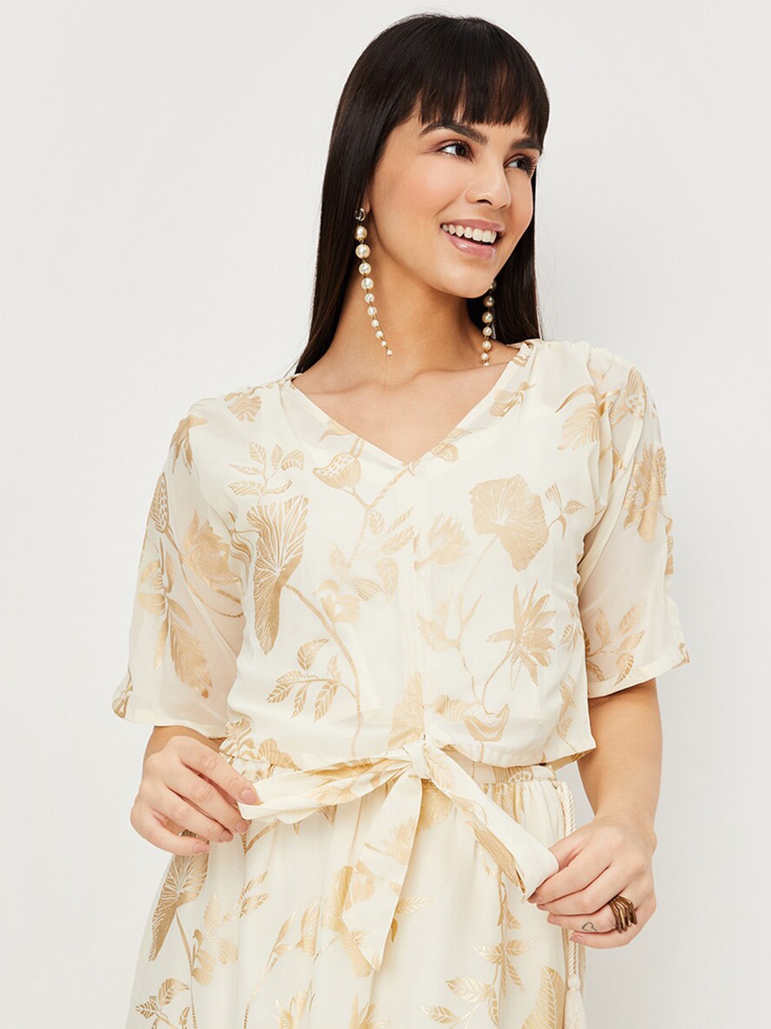 

max Floral Printed V-Neck Tie-Up Top, Beige