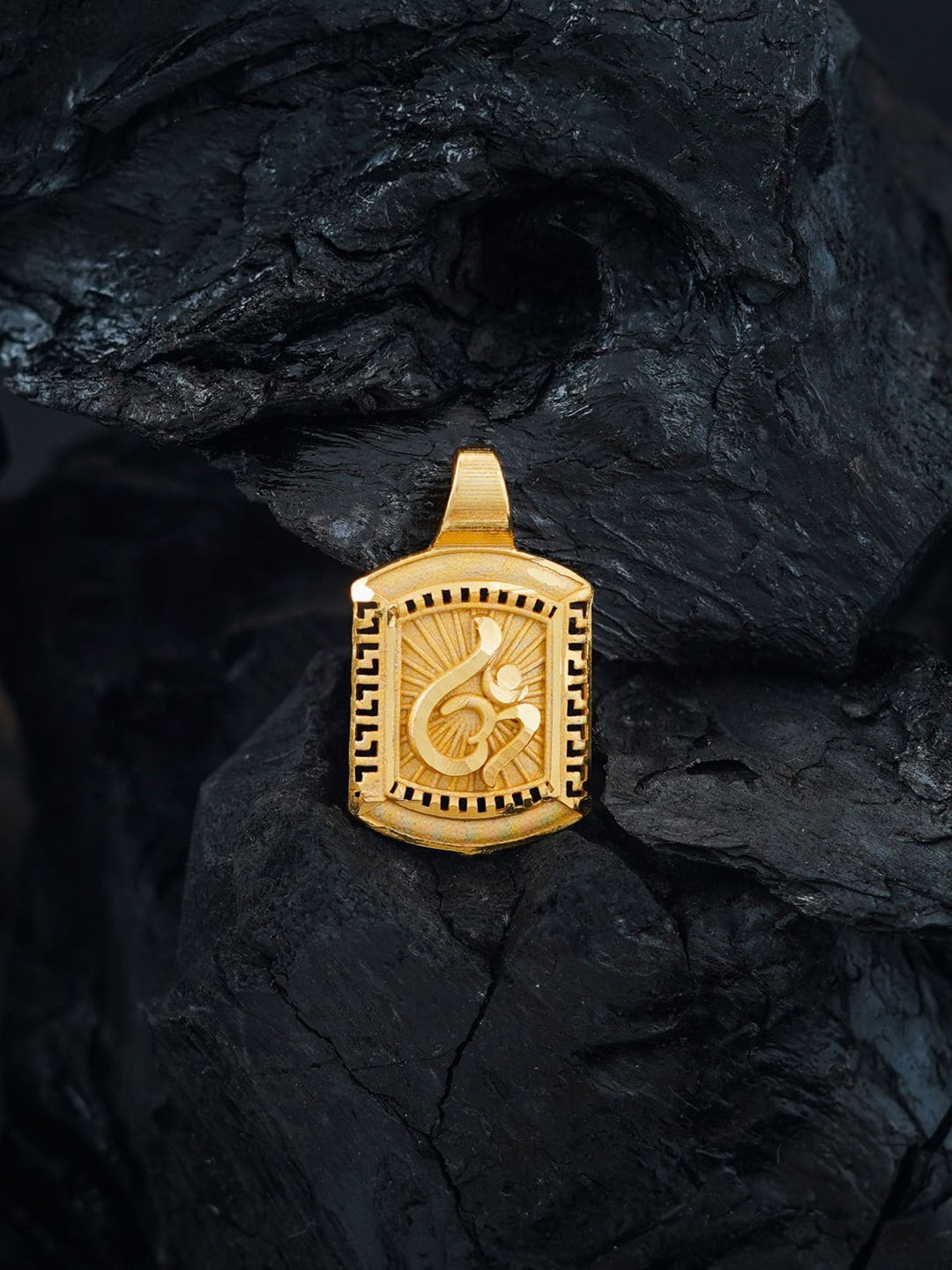 

MANSIYAORANGE Gold Plated Om Pendant