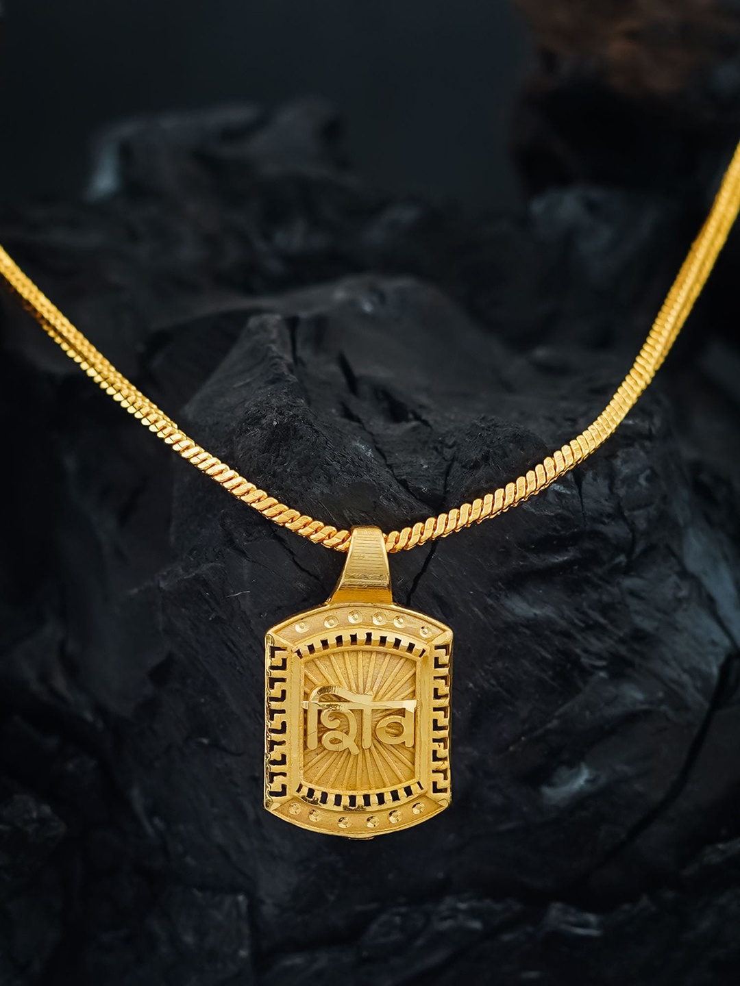 

MANSIYAORANGE Gold-Plated Pendant With Chain