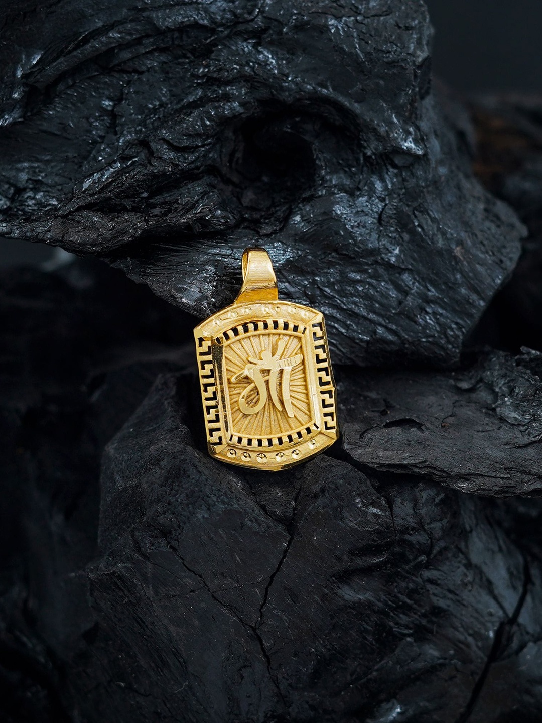 

MANSIYAORANGE Gold Plated Maa Pendant