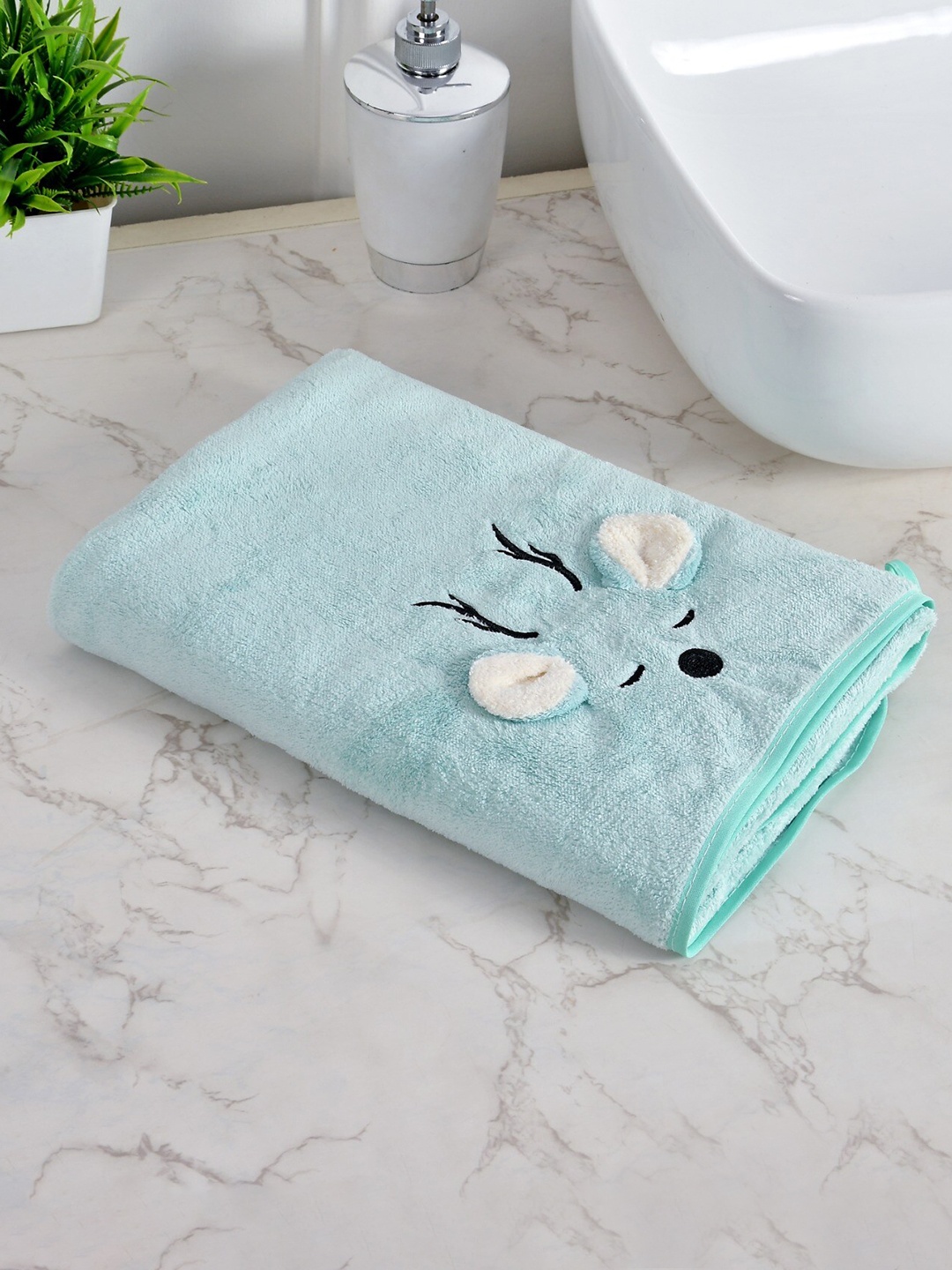

Bajo's Blue & White Printed 650 GSM Microfiber Bath Towel