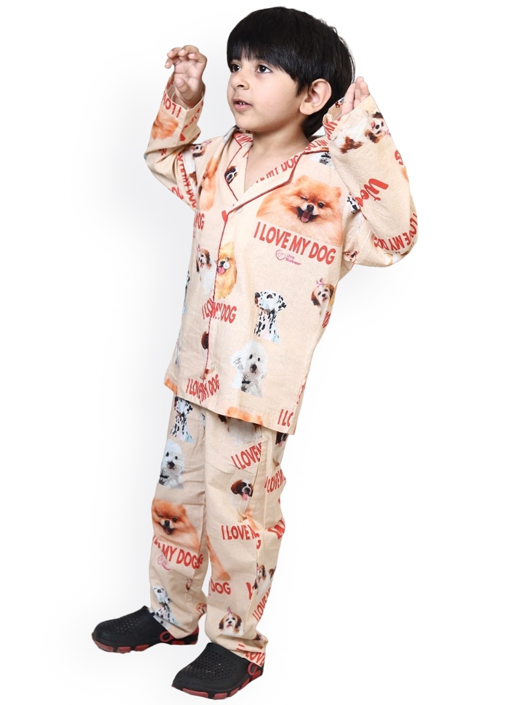 

Little Musketeer Boys Graphic Printed Night suit, Camel brown